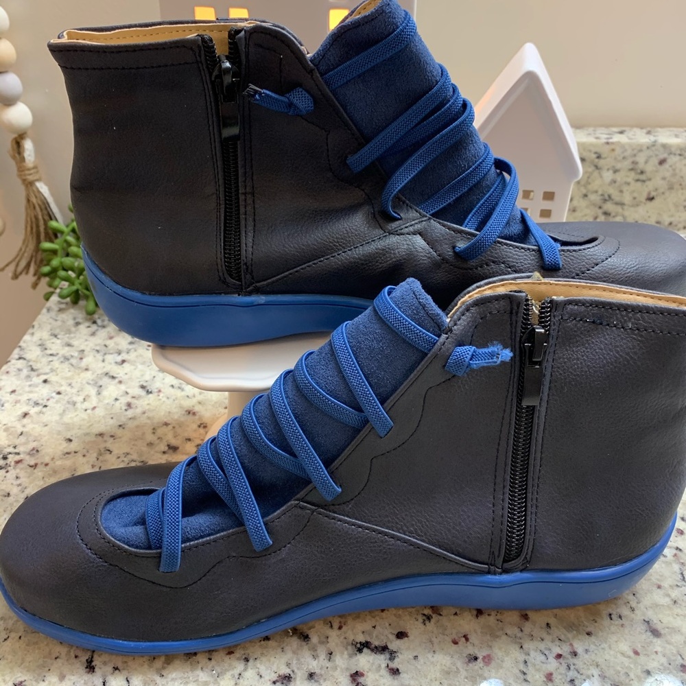 NWOT Black with blue sole leather low boots